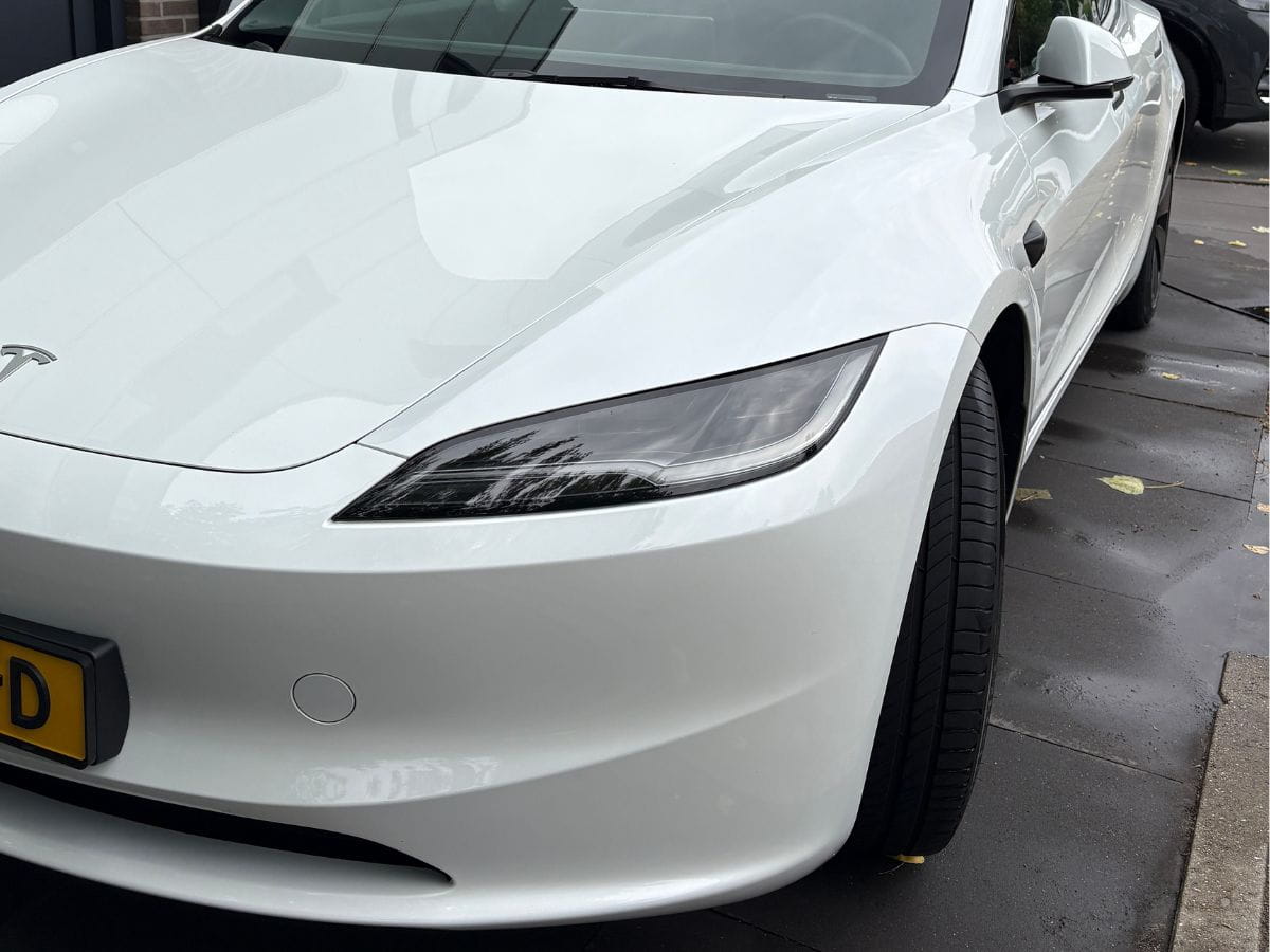 Tesla Model 3 na reiniging